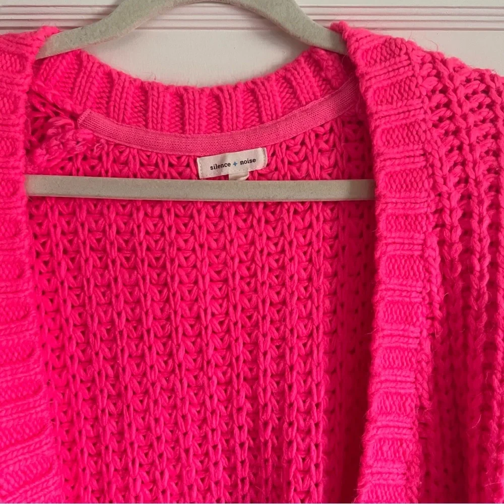 Silence + Noise Neon Pink Chunky Ally Cardigan Urban Outfitters - Picture 4 of 13